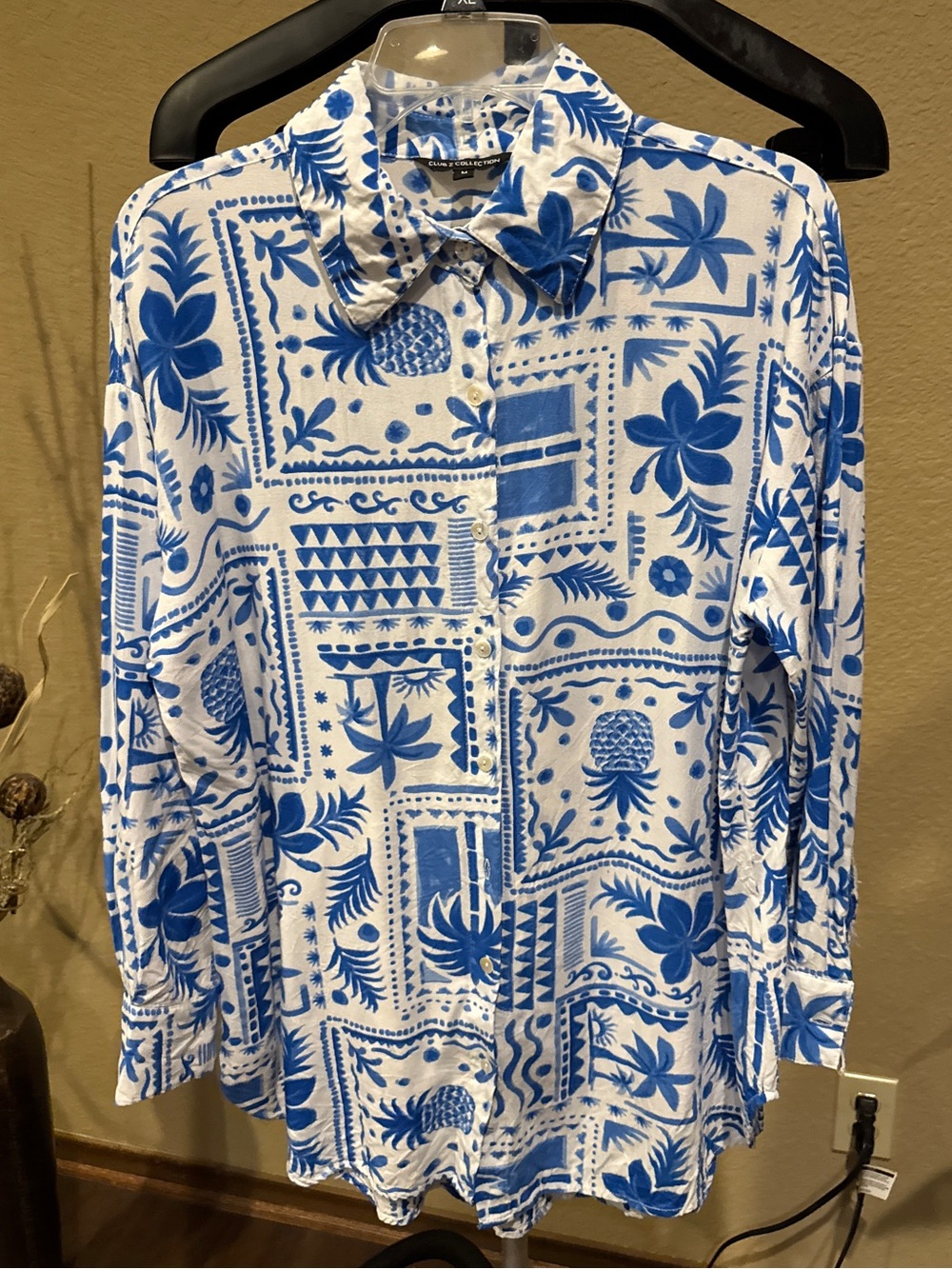 Women’s Blue & White Tropical Button-Down Shirt